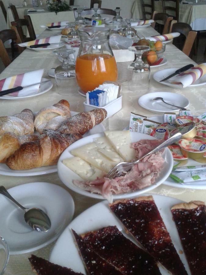 Locanda "Alla Rosa" Lusiana ภายนอก รูปภาพ