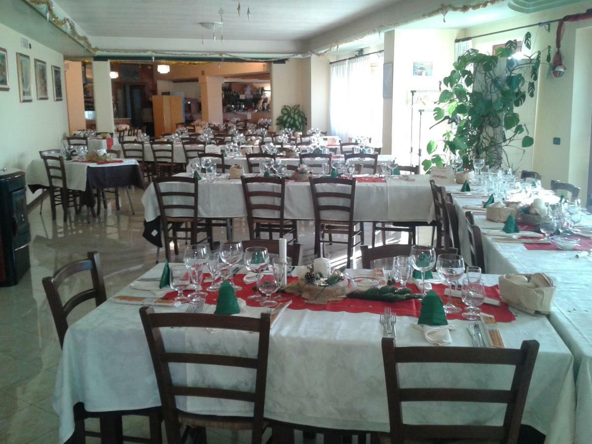 Locanda "Alla Rosa" Lusiana ภายนอก รูปภาพ
